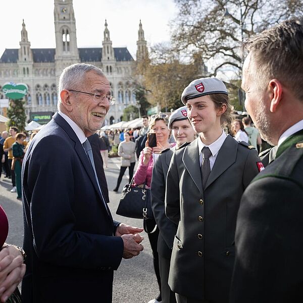Bundespräsident Alexander Van der Bellen besucht den Steiermarktfrühling am Wiener Rathausplatz 