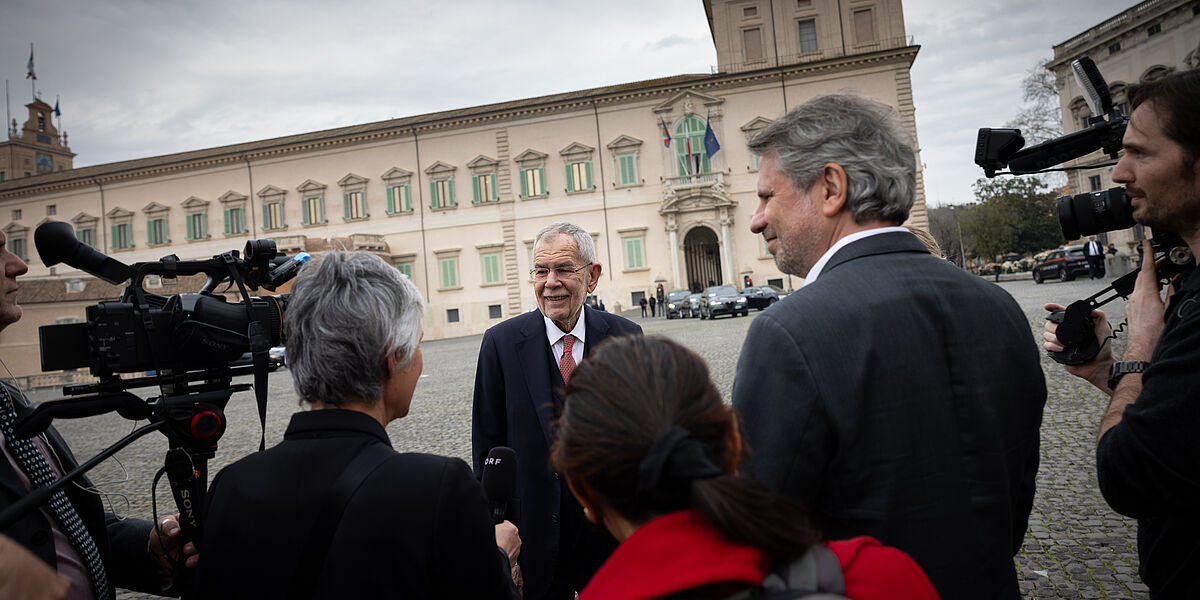 Gespräch mit Journalist:innen nach dem Gespräch mit Sergio Mattarella in Rom.