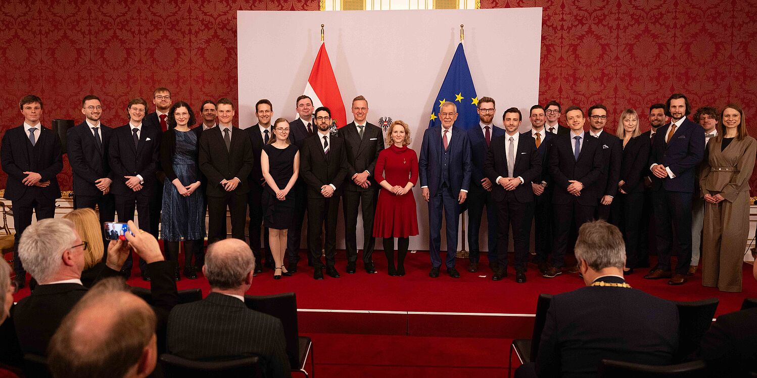 23 Sub auspiciis-Auszeichnungen in der Hofburg.