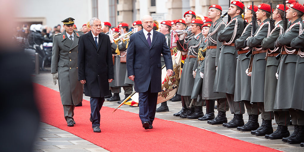 Empfang mit militärischen Ehren für den Präsidenten von Belarus