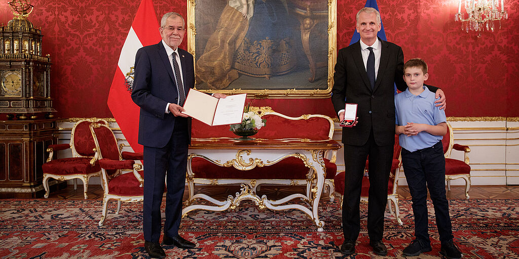 Ehrenkreuz für Wissenschaft und Kunst an Timothy Snyder