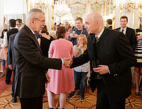 Bild 8 von 25