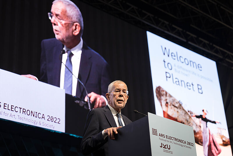 OÖ-TAG: Eröffnung Ars Electronica, Linzer Klangwolke, Treffen mit Landeshauptmann Stelzer