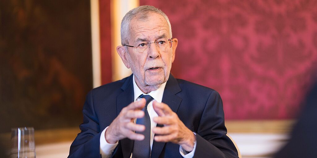 Bundespräsident Alexander Van der Bellen im Gespräch mit Manfred Perterer für die Salzburger Nachrichten.