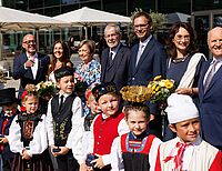 Bild 1 von 19