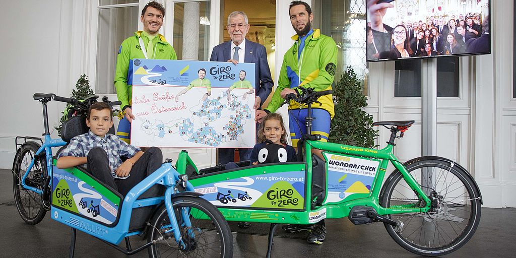 Besuch von Simon Klambauer und Herwig Kolar anl. des Abschlusses der „Giro to Zero“-Radtour