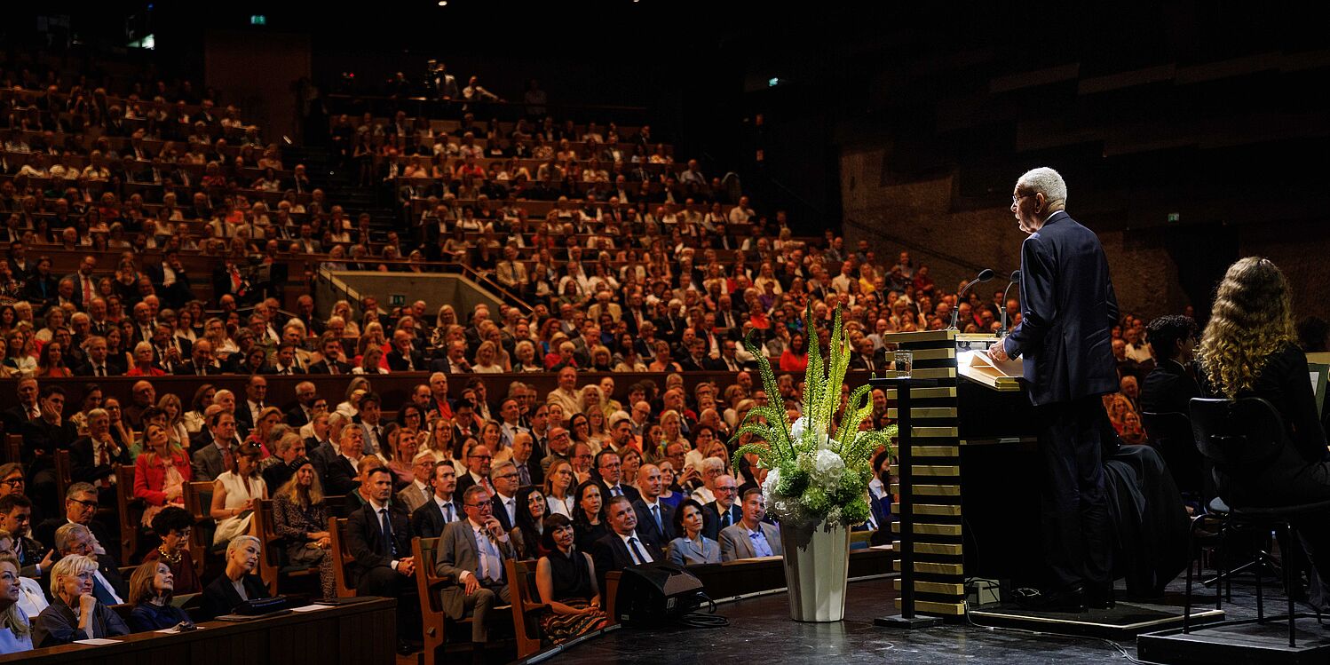 Rede von Bundespräsident Alexander Van der Bellen zur Eröffnung der Salzburger Festspiele 2026 in der Felsenreitschule.