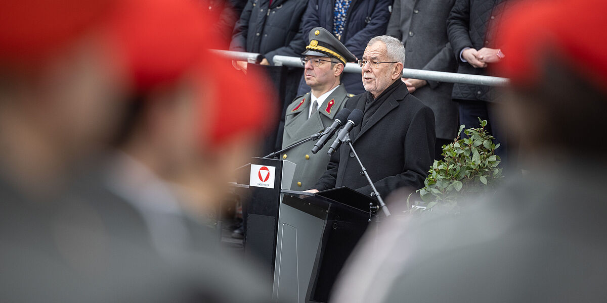 Rede von Bundespräsident Alexander Van der Bellen beim militärischen Festakt anlässlich der Angelobung am Heldenplatz.