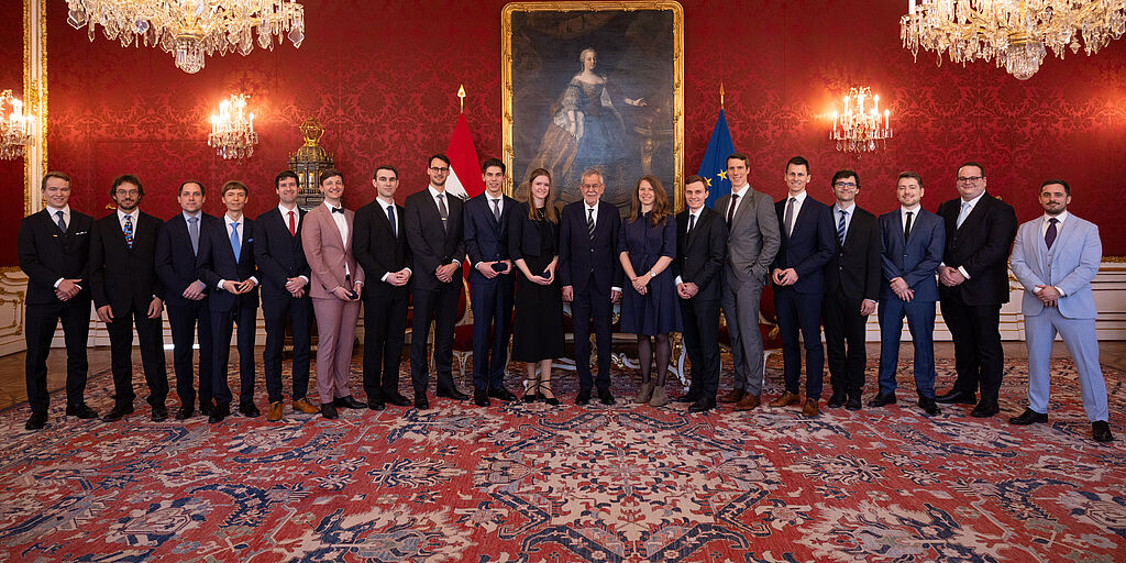 18 herausragende Uni-Absolventen bekamen Sub-Auspiciis-Ehrenringe