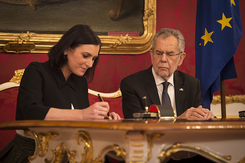 Enthebung, Ernennung und Angelobung von acht Bundesministerinnen und Bundesminister aufgrund der Novellierung des Bundesministeriengesetzes