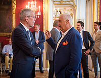 Bild 1 von 16