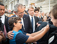 Bild 2 von 19