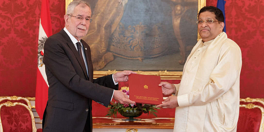 Überreichung von Beglaubigungsschreiben