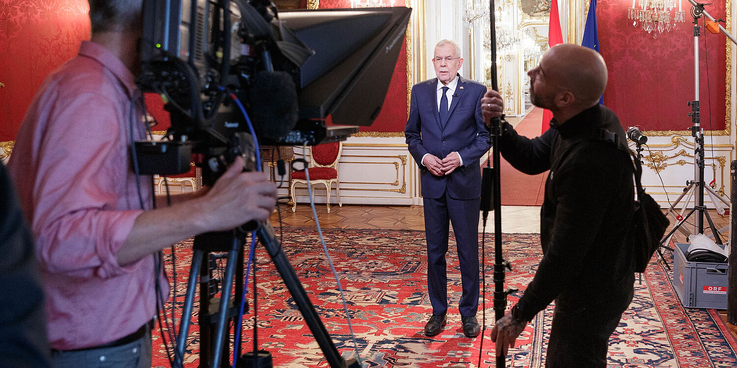 Bundespräsident Alexander Van der Bellen bei der Aufzeichnung der TV-Ansprache zum Nationaltag