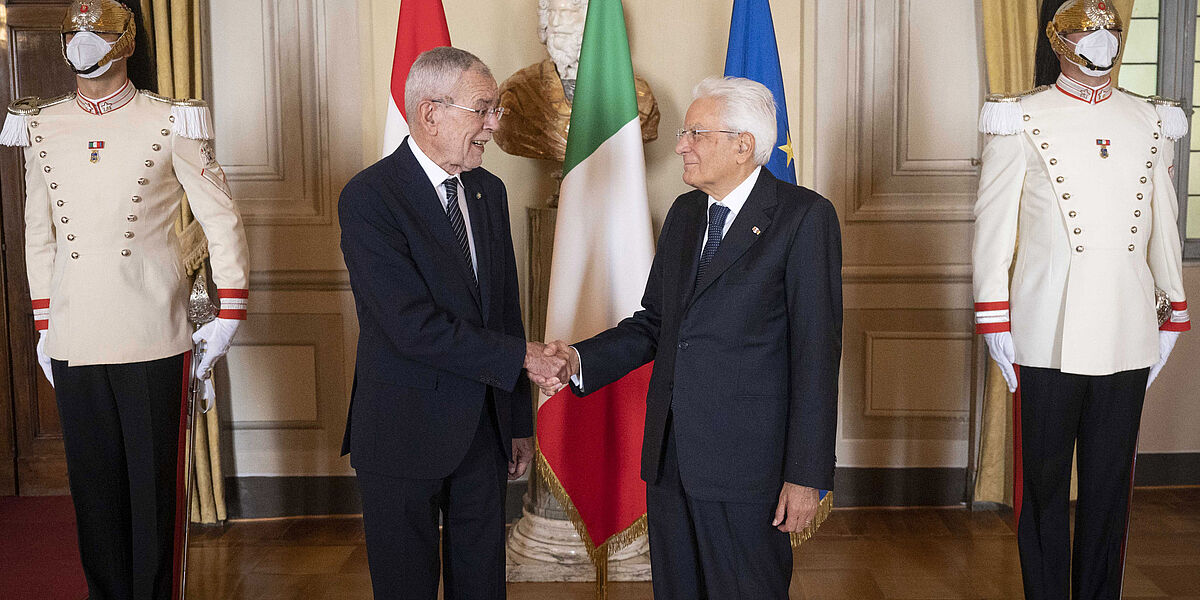 Arbeitsbesuch in Rom, Handshake mit Präsident Mattarella