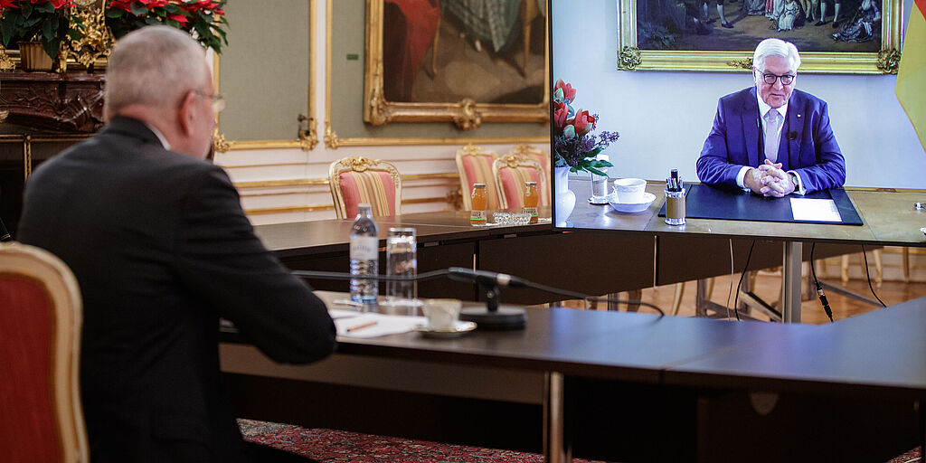 Bundespräsident Alexander Van der Bellen in einer Video-Konferenz mit dem deutschen Bundespräsidenten Frank-Walter Steinmeier