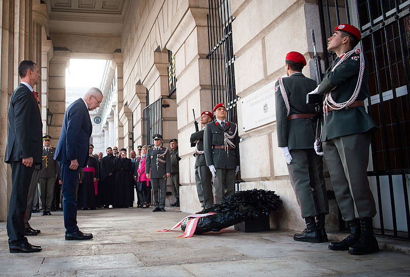 Kranzniederlegungen am Heldendenkmal im Äußeren Burgtor 26. Oktober 2019