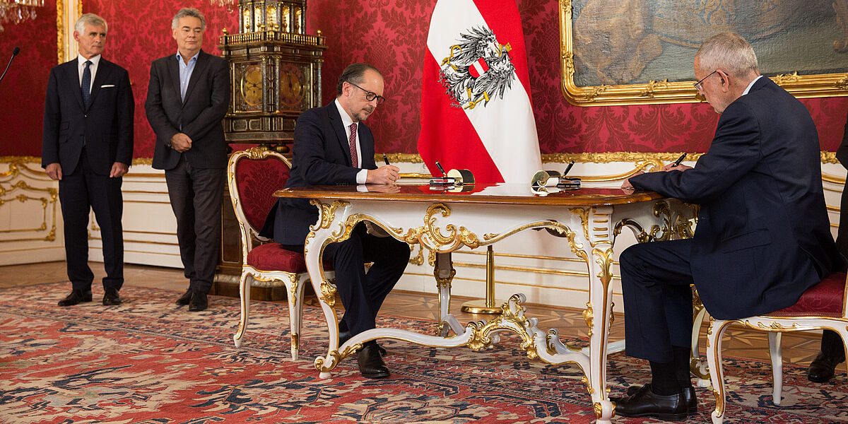 Ernennung und Angelobung von Bundeskanzler Schallenberg und Außenminister Linhart durch Bundespräsident Alexander Van der Bellen