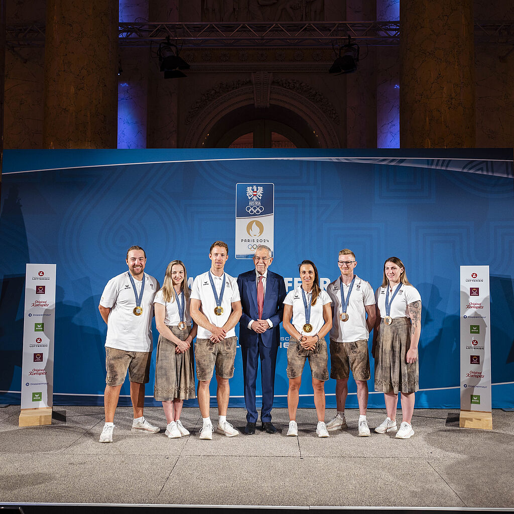 Bundespräsident Alexander Van der Bellen empfängt die österreichischen Olympioniken zur Medaillenfeier in der Hofburg.
