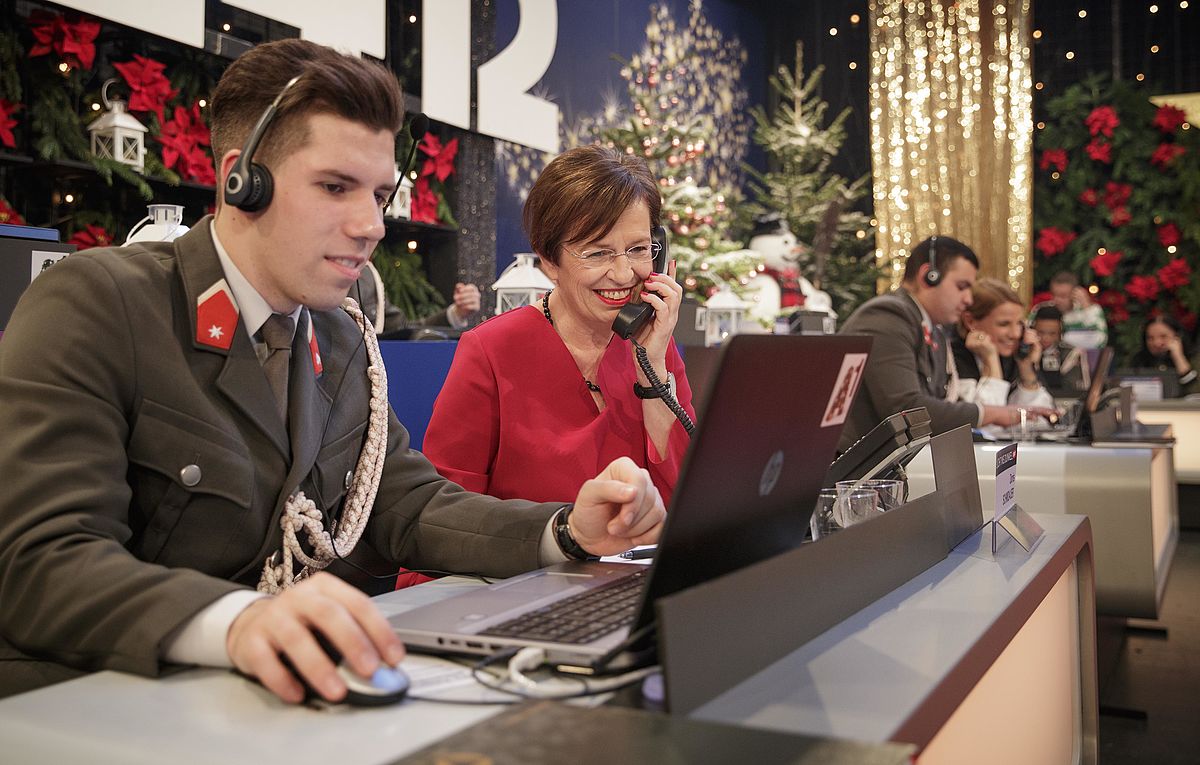 Am Spendentelefon von 