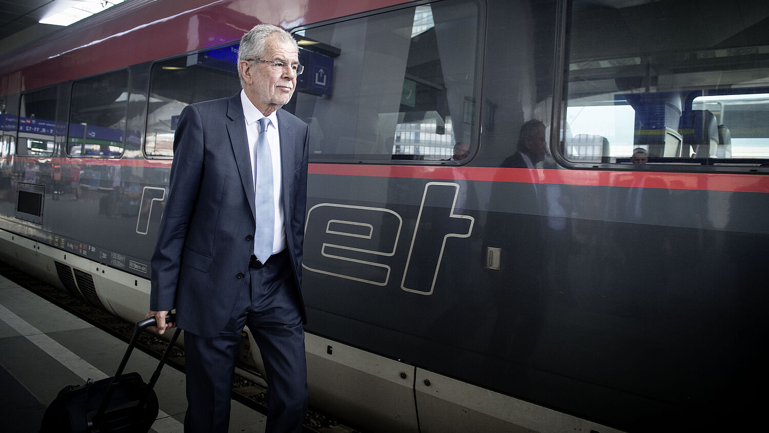 Bundespräsident Alexander Van der Bellen reist mit dem Zug