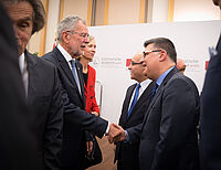 Bild 6 von 16