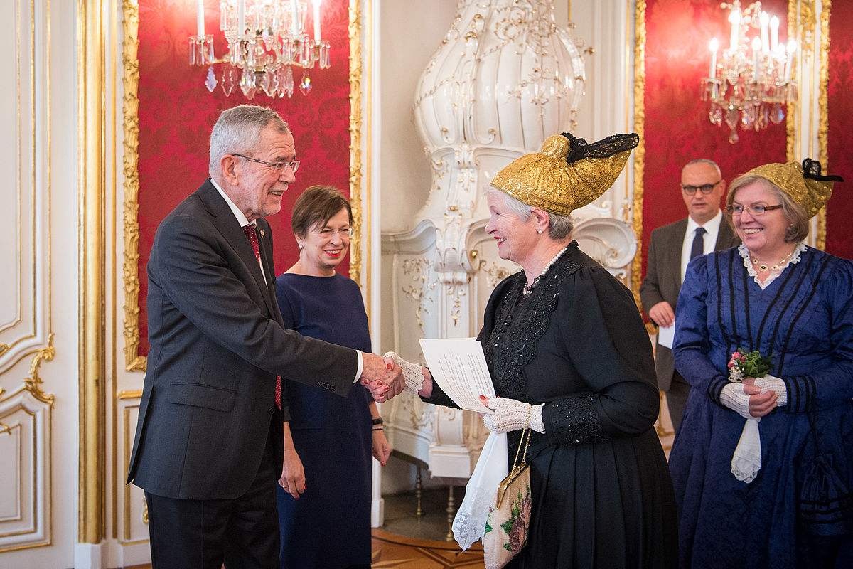 Goldhaubengruppe aus Eferding zu Besuch in der Hofburg