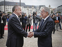 Bild 2 von 9