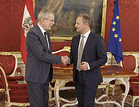 Bild 1 von 3