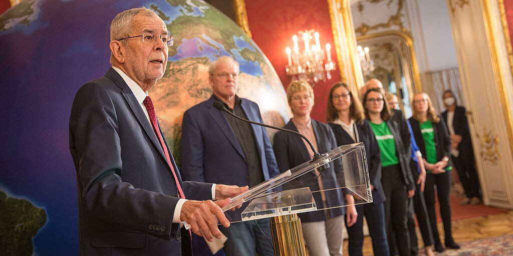 Bundespräsident Alexander Van der Bellen würdigt Greenpeace anlässlich seines 50-jährigen Bestehens.