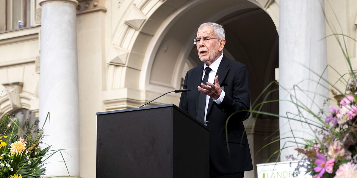 Bundespräsident Alexander Van der Bellen hält eine Rede