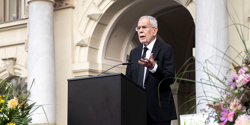 Bundespräsident Alexander Van der Bellen hält eine Rede