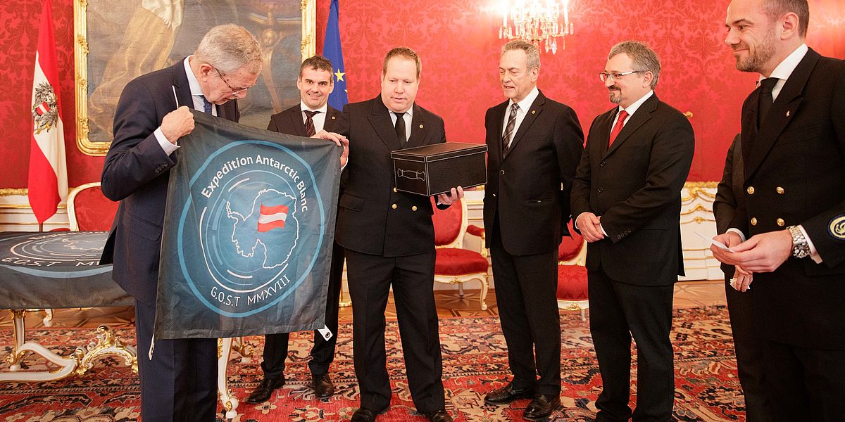 Begegnung mit Teilnehmern der Expedition Antarctic Blanc