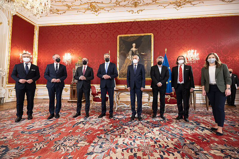 Ernennung und Angelobung von Bundeskanzler Karl Nehammer, neuer Bundesminister sowie einer Staatssekretärin 6. Dezember 2021