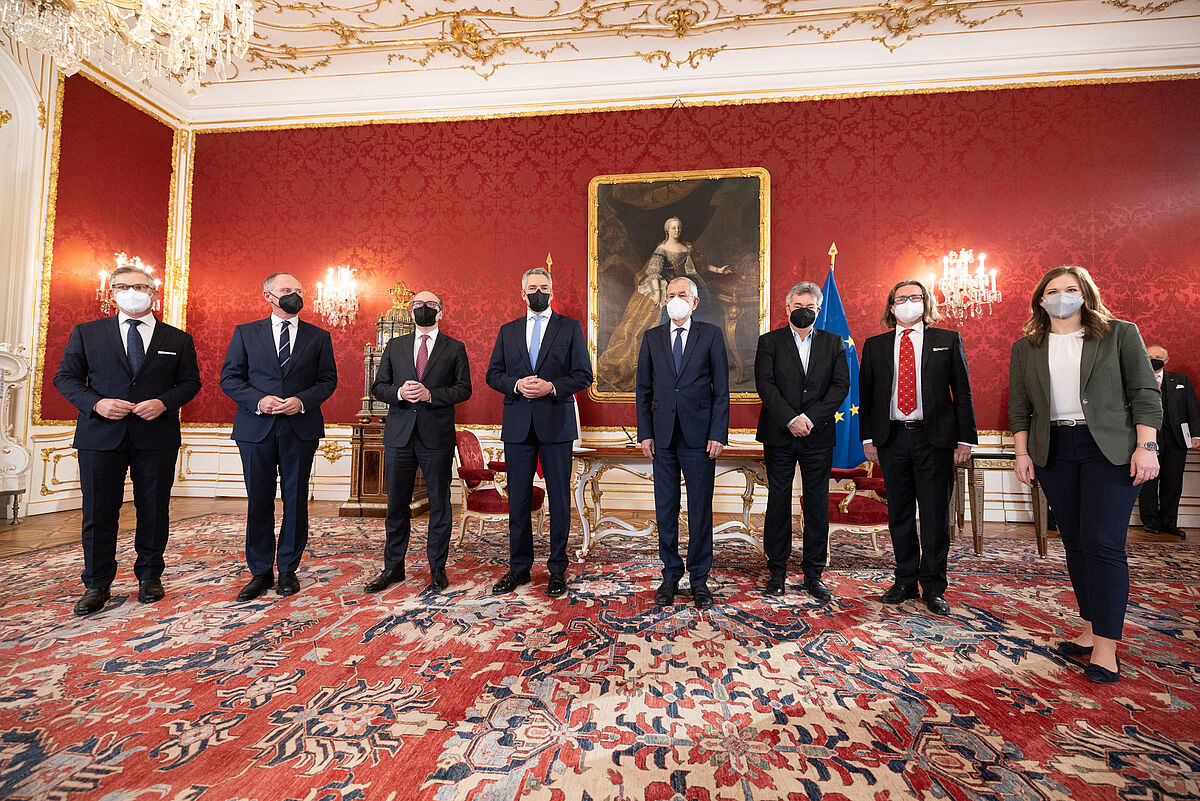 Ernennung und Angelobung von Bundeskanzler Karl Nehammer, neuer Bundesminister sowie einer Staatssekretärin 6. Dezember 2021