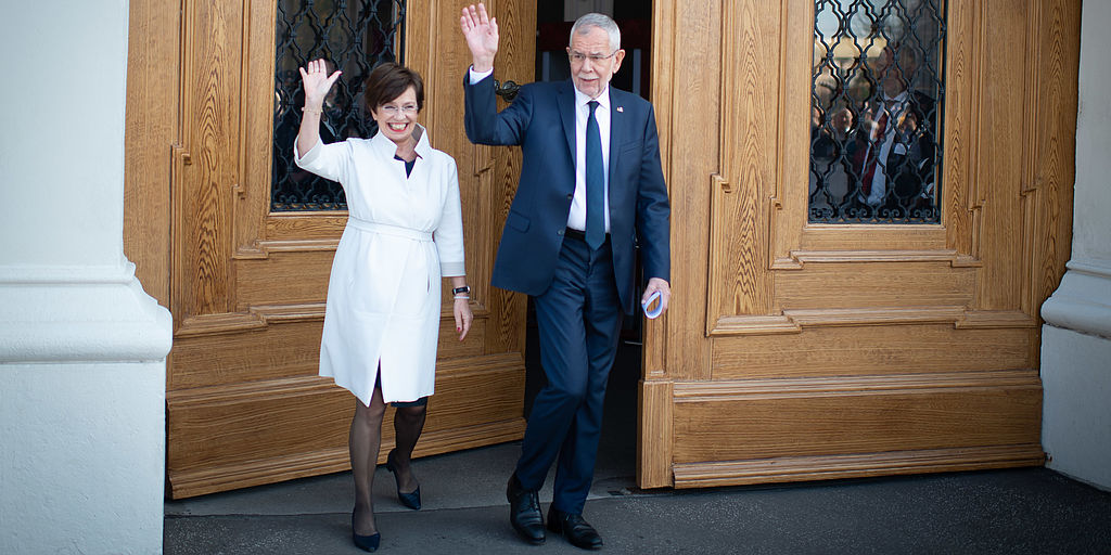 Alexander Van der Bellen und Doris Schmidauer öffnen die Tore der Präsidentschaftskanzlei zum Tag der offenen Tür
