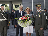 Bild 2 von 8