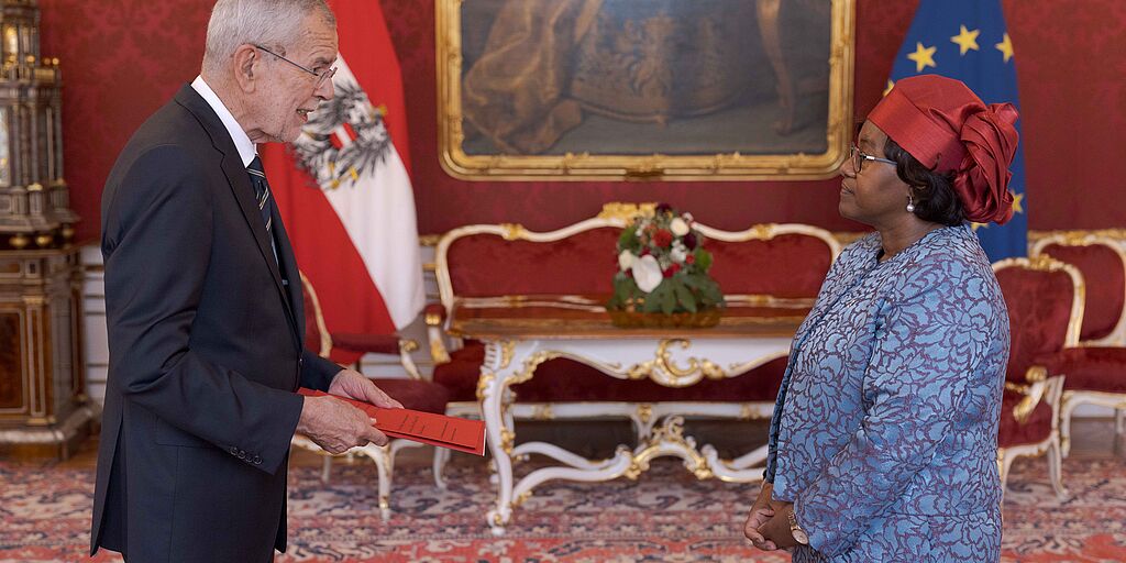 Überreichung von Beglaubigungsschreiben an Bundespräsident Alexander Van der Bellen