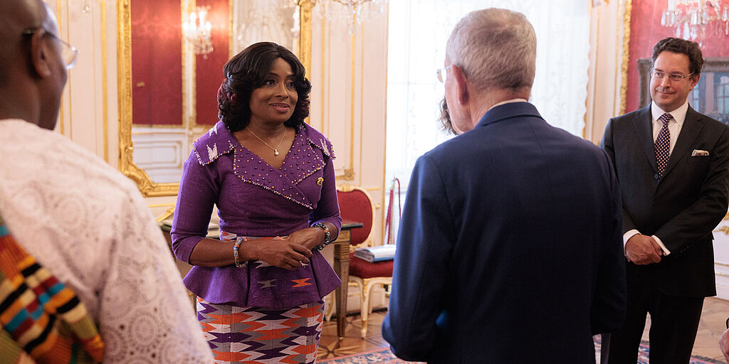 Akkreditierung von neuen Botschafterinnen und Botschaftern in Österreich.