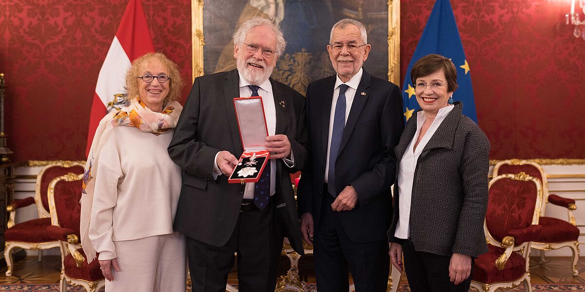 Überreichung des Großen Silbernen Ehrenzeichen mit dem Stern an Anton Zeilinger 20. Dezember 2022