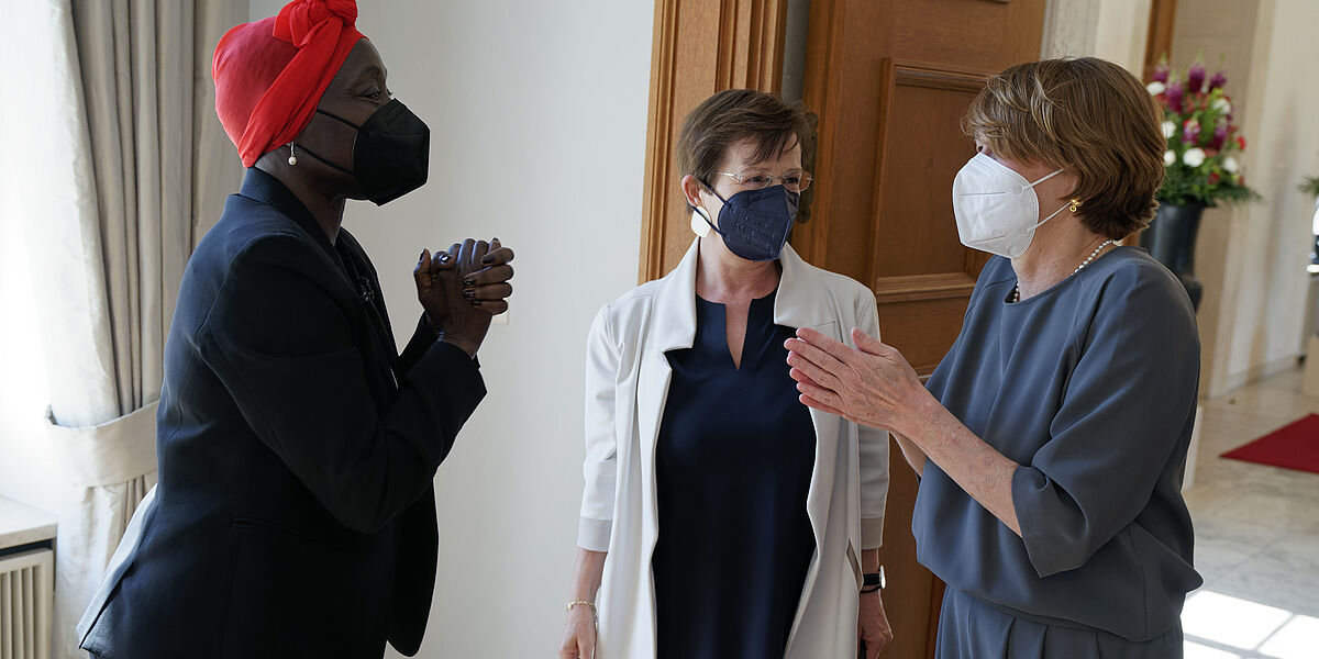 Auma Obama Doris Schmidauer und Elke Buedenbender