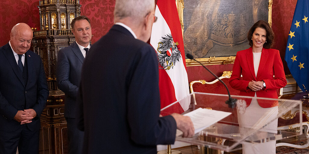 Angelobung von Karoline Edtstadler zur Landeshauptfrau von Salzburg