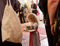 Bild 2 von 25