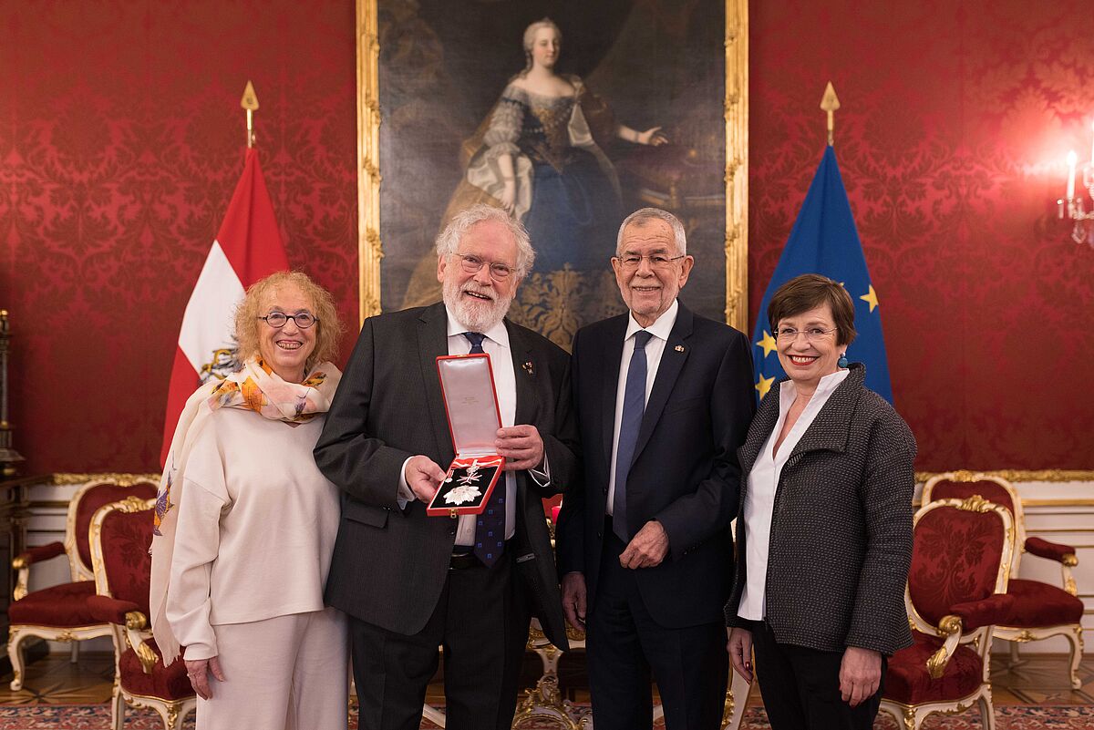 Überreichung des Großen Silbernen Ehrenzeichen mit dem Stern an Anton Zeilinger 20. Dezember 2022