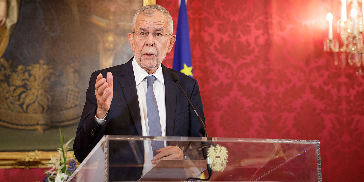 Bundespräsident Alexander Van der Bellen hält ein Statement