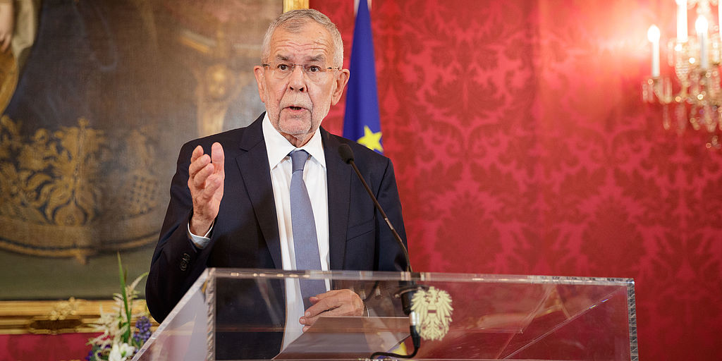 Bundespräsident Alexander Van der Bellen hält ein Statement