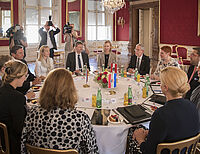 Bild 2 von 6