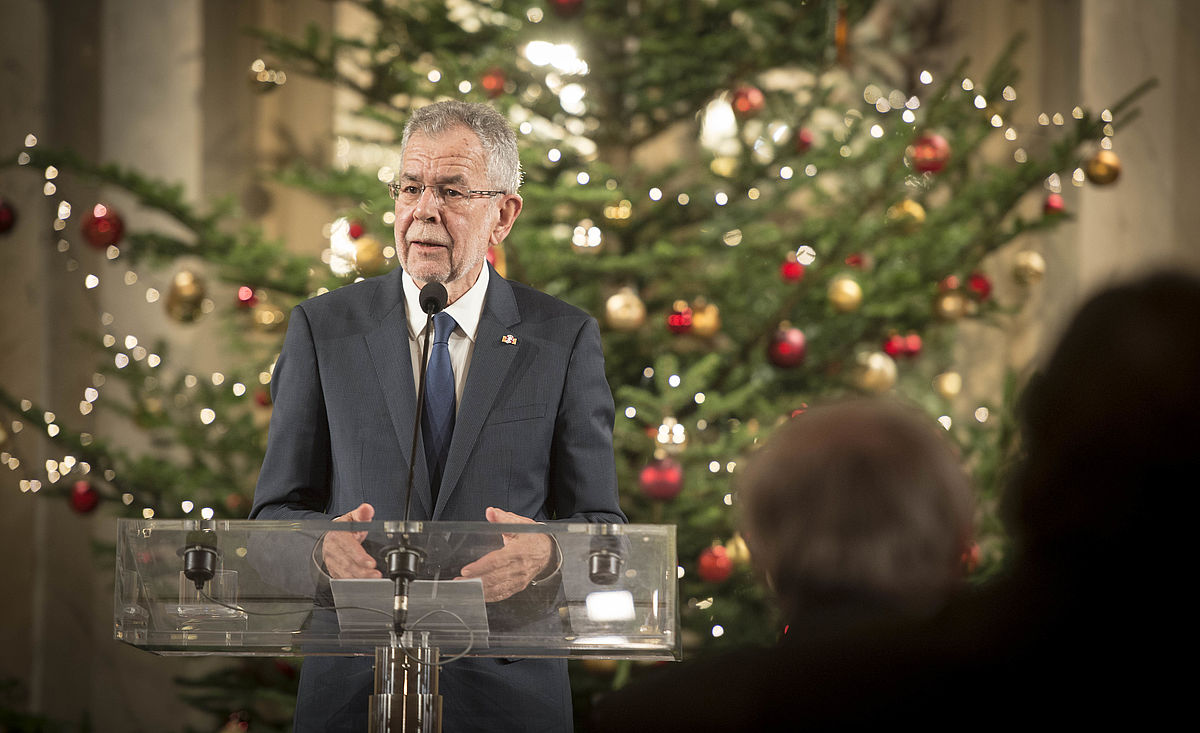 1. Teil Fotos von der Weihnachtsfeier für BürgerInnen mit Behinderung