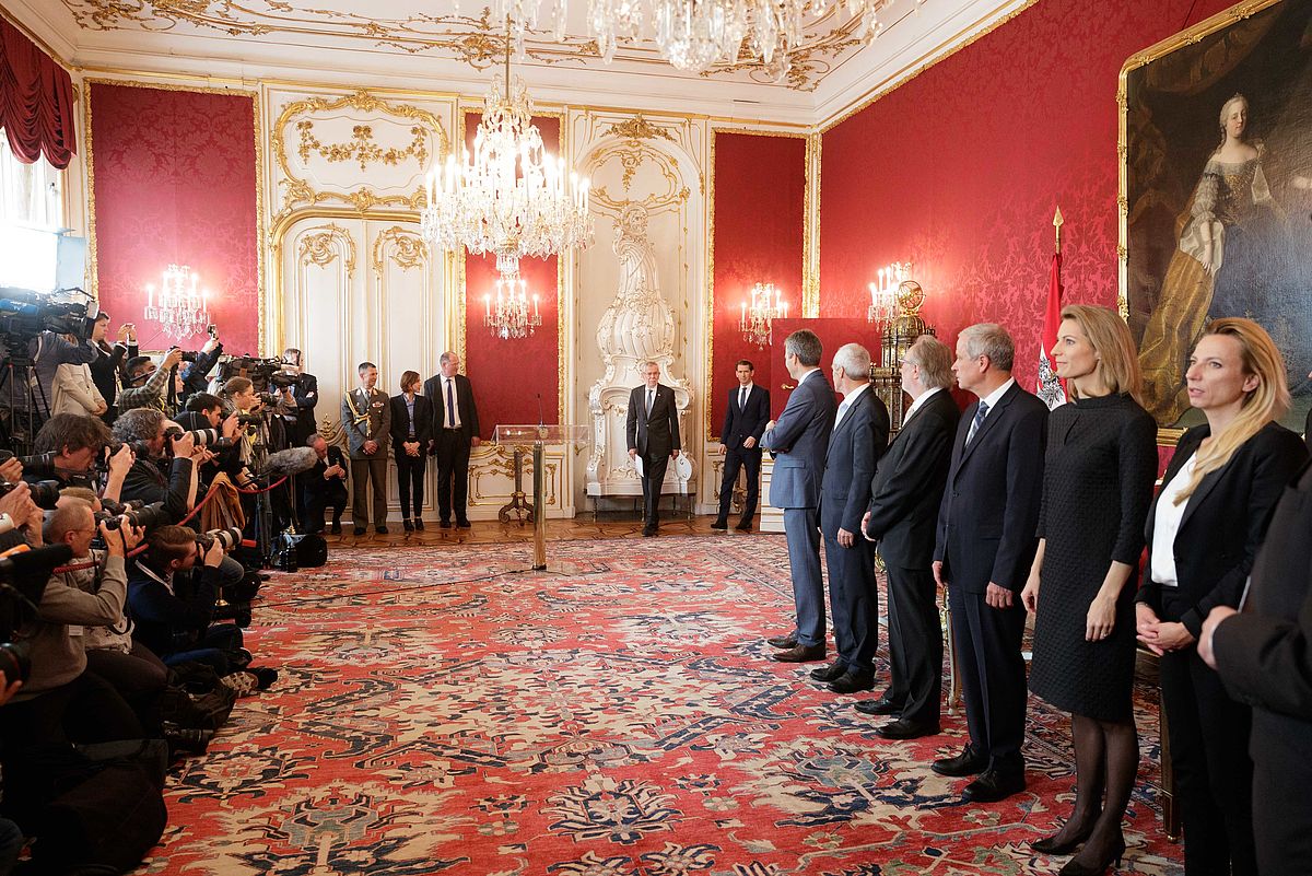 Ernennung und Angelobung einer Übergangsregierung 22. Mai 2019