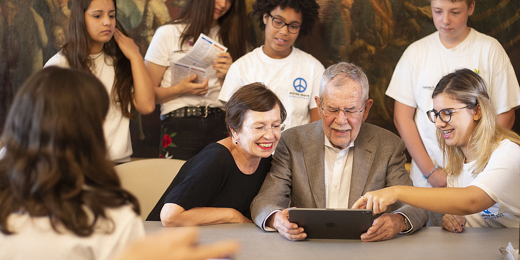 Friedensflotte Mirno More bei Bundespräsident Alexander Van der Bellen 
